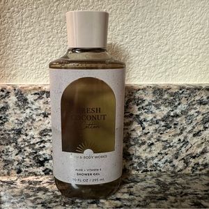 Bath and Body Works-Fresh Coconut coconut Body Wash